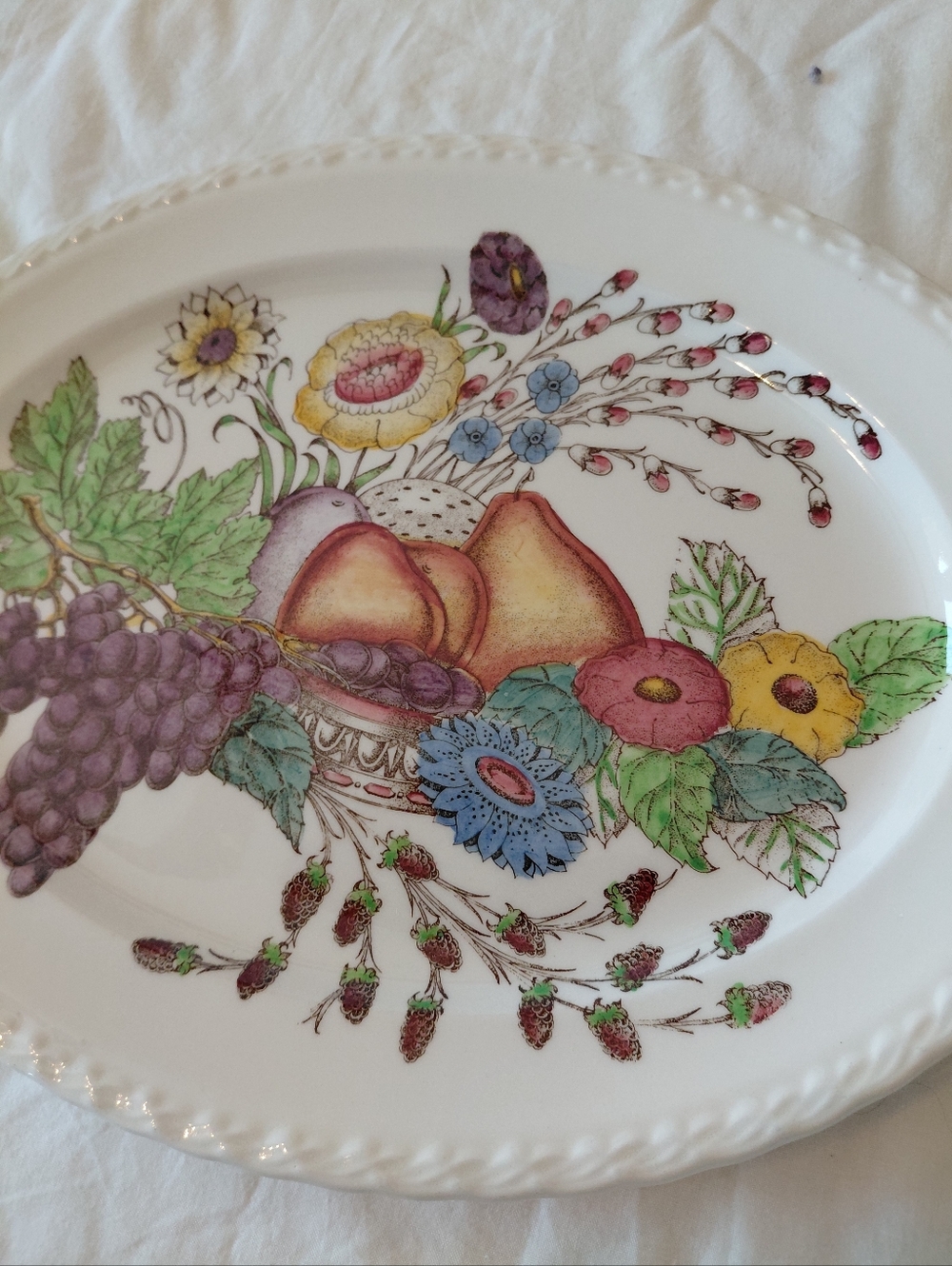 Vernon Kilns Vintage Hand-paintedl Oval Serving Platter - Picture 4 of 5